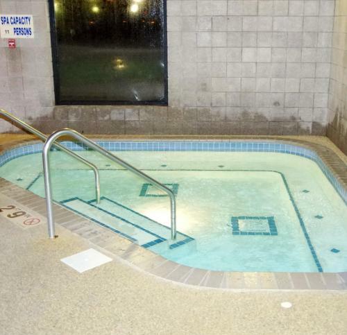 Hotel Americinn Of Grimes