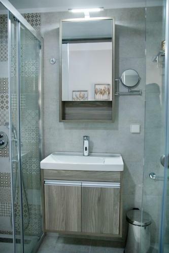 Luxy Apartment A, Near Beach, Private Parking