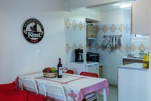 Niki's Traditional House