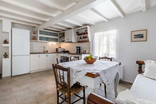 Villa Ambeli
