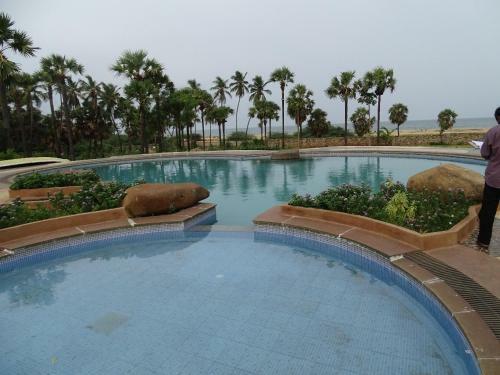 Hotel Nalla Eco Beach Resort