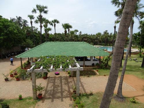 Hotel Nalla Eco Beach Resort