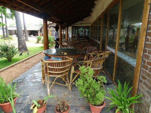 Hotel Nalla Eco Beach Resort