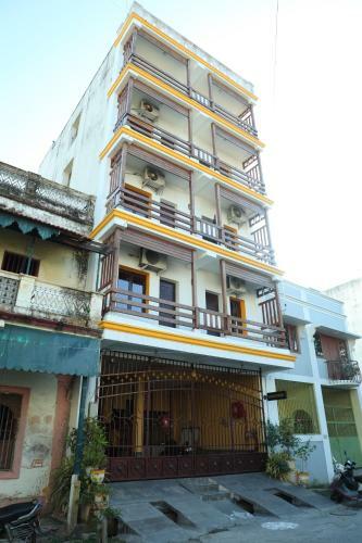 Hotel Manora Residency