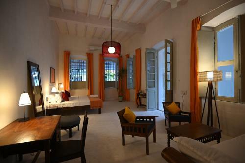 Bed & Breakfast La Cedille - French Heritage House