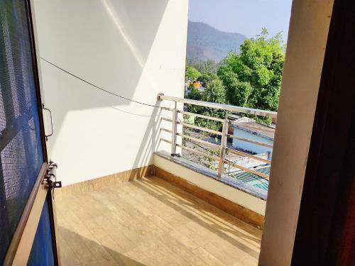 Into The Himalayas Homestay