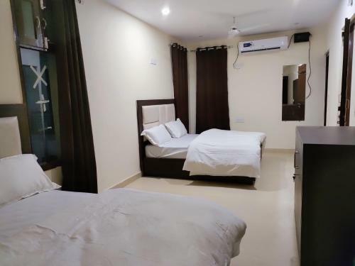 Tatsat Hostel Tapovan