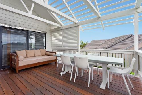 Beach-front 3-bed Home With Stunning View And Pool