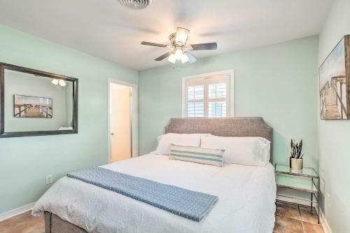 Canalfront Family Home With Boat Dock And Games!