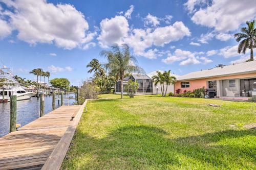 Canalfront Family Home With Boat Dock And Games!