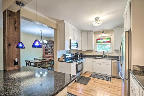 Cozy Pensacola Home With Yard 3 Mi To Downtown