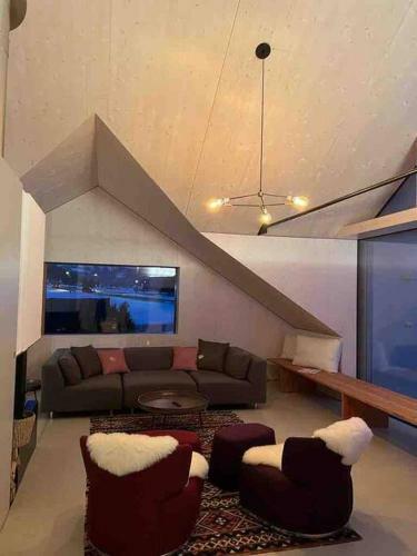 Urban Alpine Penthouse With Lake View