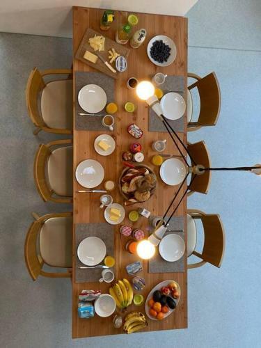 Urban Mountain Chalet With Lake View