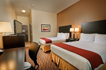 Holiday Inn Express Hotel And Suites Pearsall