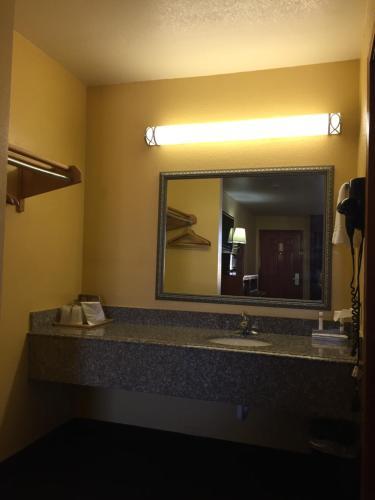 Motel Royal Inn Pearsall