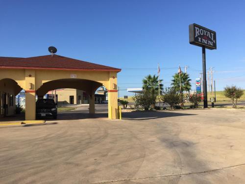 Motel Royal Inn Pearsall