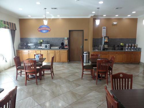 Hotel Baymont Inn & Suites