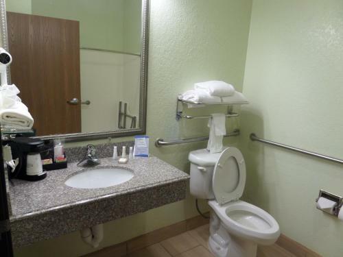 Hotel Baymont Inn & Suites