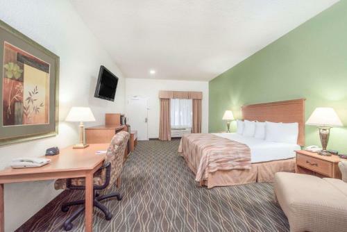 Hotel Baymont Inn & Suites