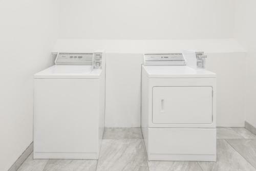 Hotel Baymont Inn & Suites