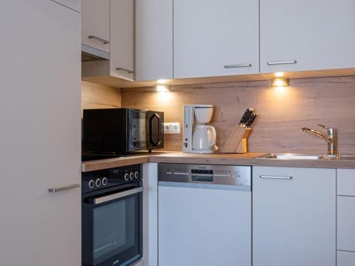 Romantic Apartment In Ehrwald With Garden And Balcony