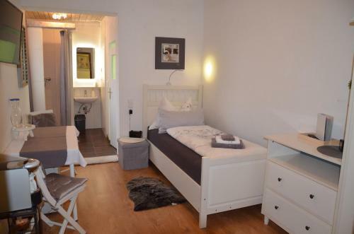 Hostal Pension & Restaurant La Amalia
