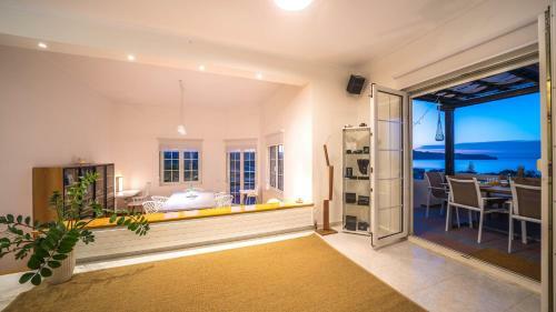 Seaview Garden Villa - Heated Pool