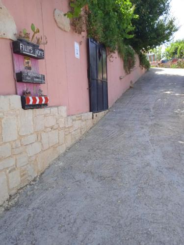 Traditional Apartment With Large Garden Near Beach