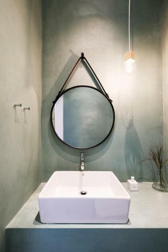 Zen Minimal Luxury Housing Tyros