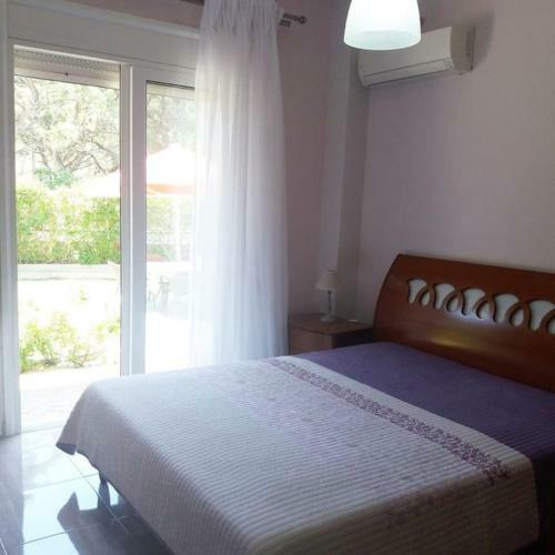 Greek Style Ground Floor Apartment & Pool