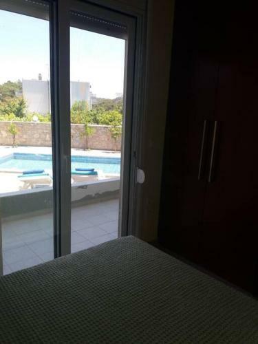 Greek Style Ground Floor Apartment & Pool