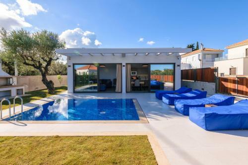 Oresteia Exclusive Villa, A Sublime Retreat