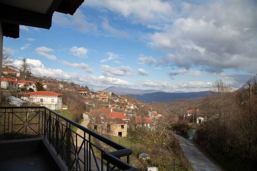 Great House With Garden Close To Meteora Greece
