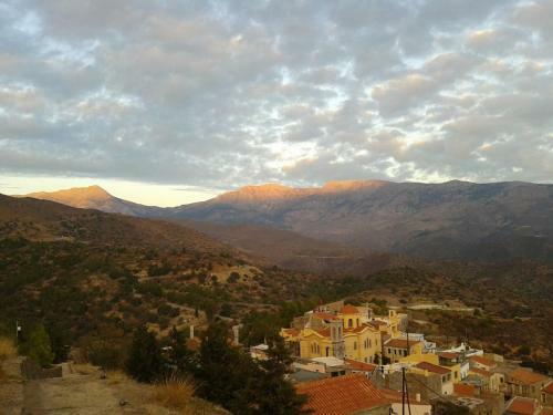 Zarta A Cosy Stone Village House With Splendid View