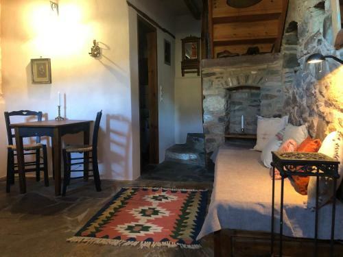 Zarta A Cosy Stone Village House With Splendid View