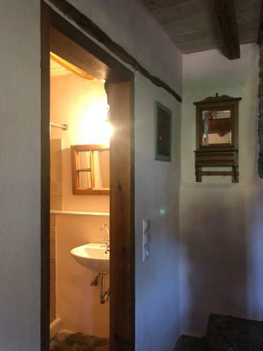 Zarta A Cosy Stone Village House With Splendid View