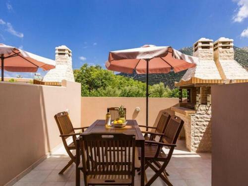 Apartment In Holiday Complex In Vlichada With Parking Space