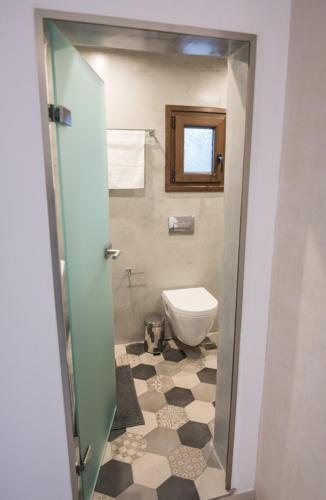 Evita Guesthouse,heated Jacuzzi,sea View, 2pax