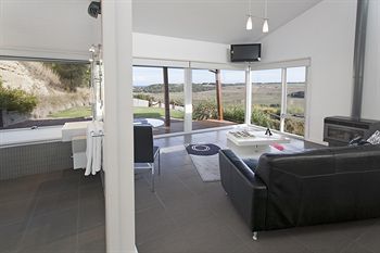 Lodge Anchors Port Campbell