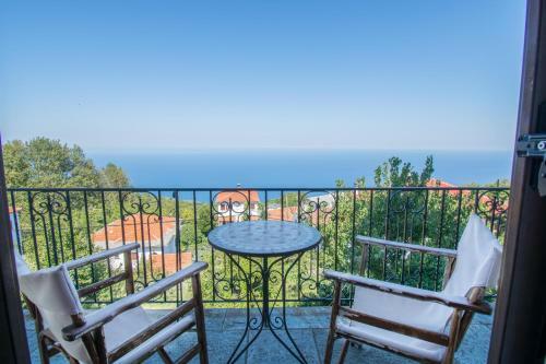 Hostal Traditional Guesthouse 4 Epoches
