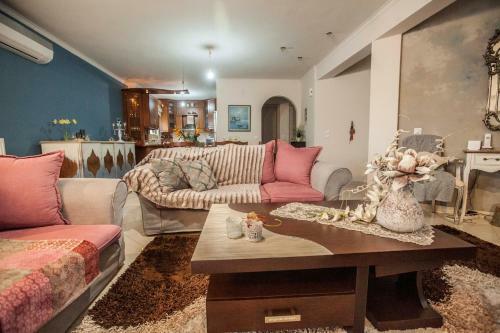 Villa Dina's House