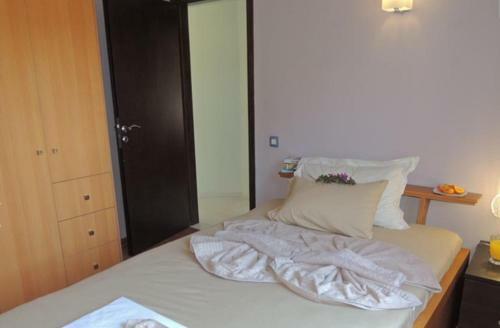 Provarma Hills Luxury Villa Gerani