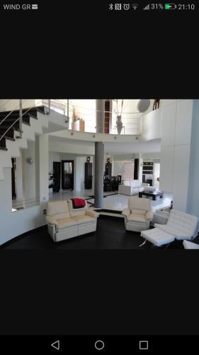 Provarma Hills Luxury Villa Gerani