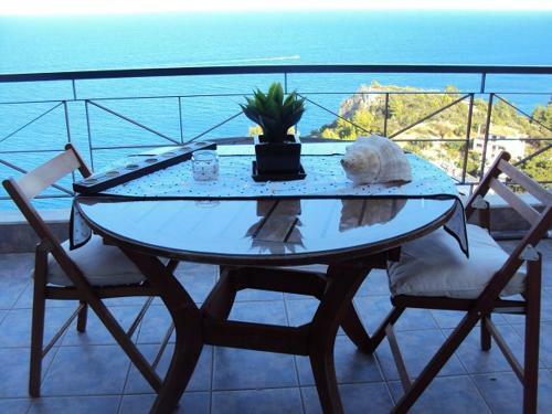 Sea And Sky Infinity Blue Apartment