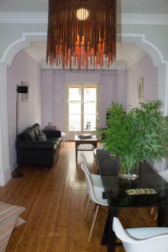 Central Luxury Apartment At Proxenou Koromila
