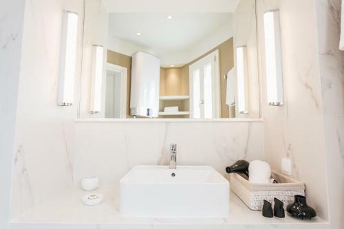 Apartamento Lori Margariti Sea View Flat