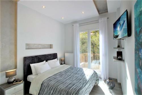 Metro Apartment