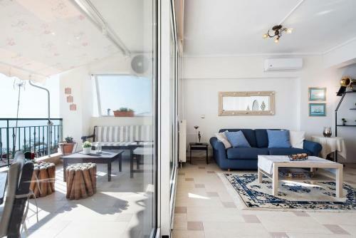 Apartment With Marina View