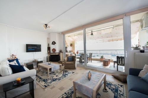 Apartment With Marina View