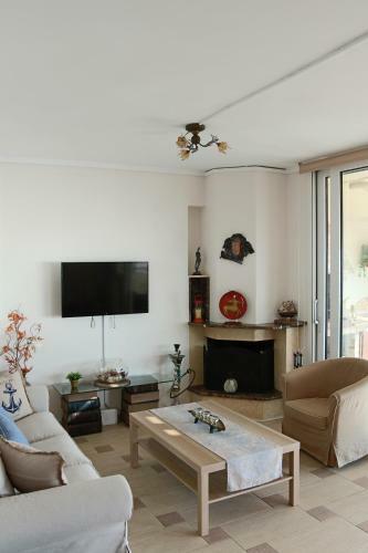 Apartment With Marina View